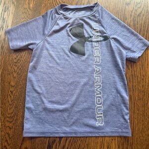 Under Armour boys heatgear shirt - XS